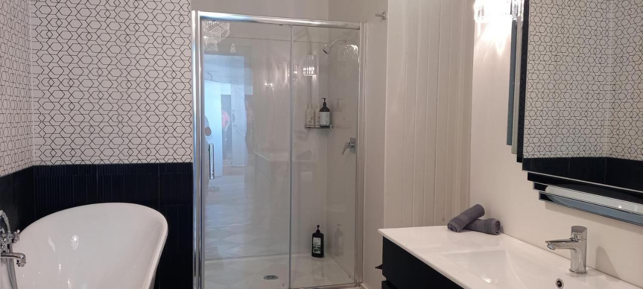 St David'S On James Luxury Apartments Dunedin Bagian luar foto